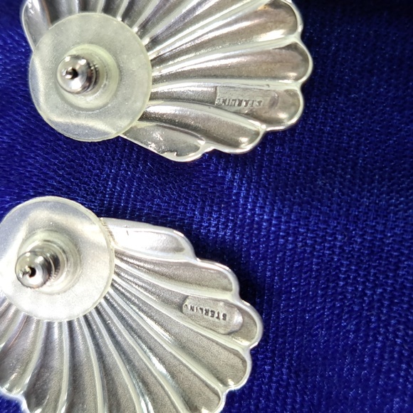 Sterling Silver Scallop Shell Post Earrings - Picture 4 of 10